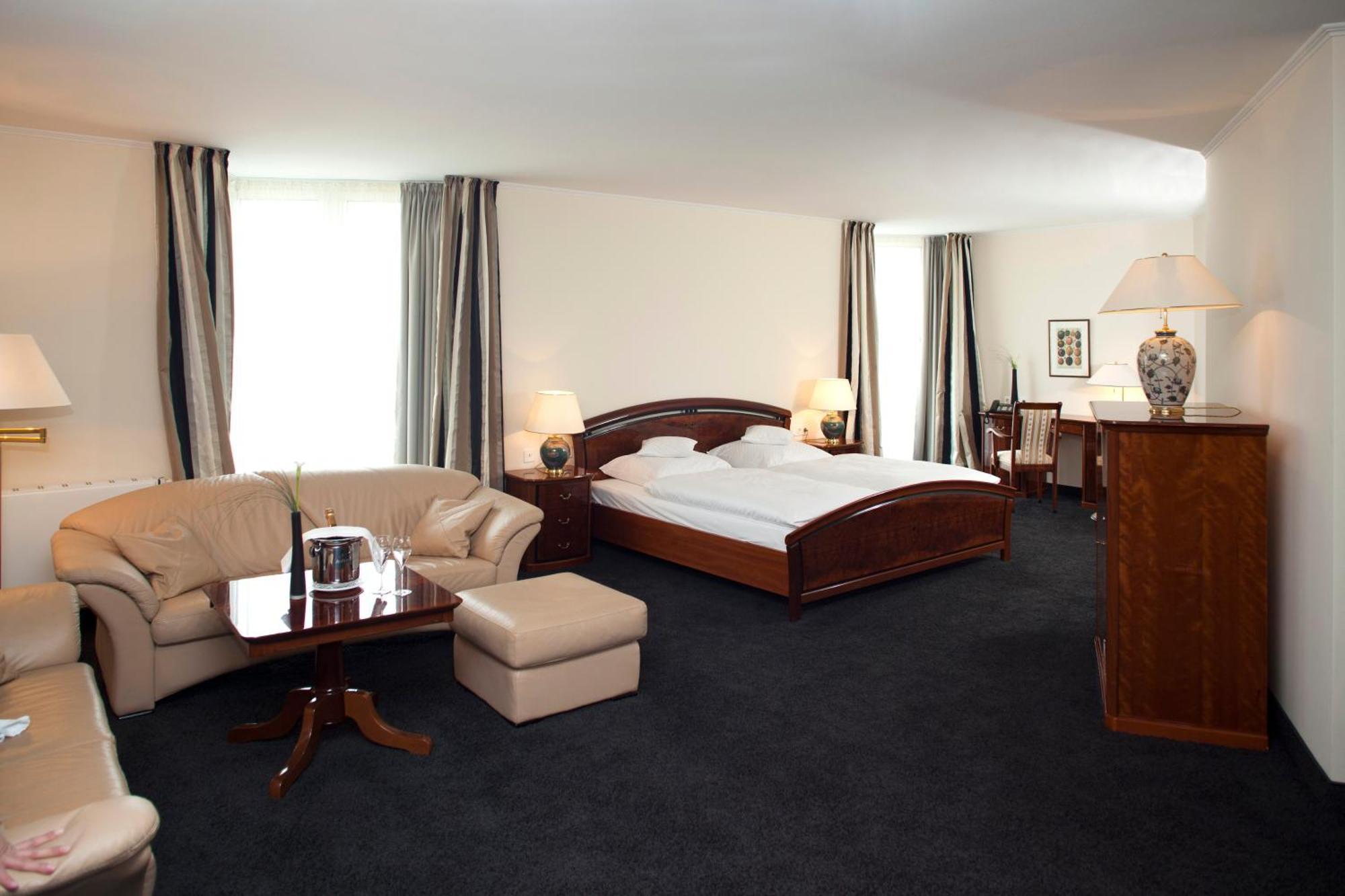 Romantik Hotel Waldschloesschen Schleswig Ngoại thất bức ảnh